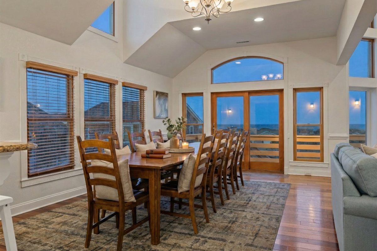 The Gathering: Dining room with ocean view
