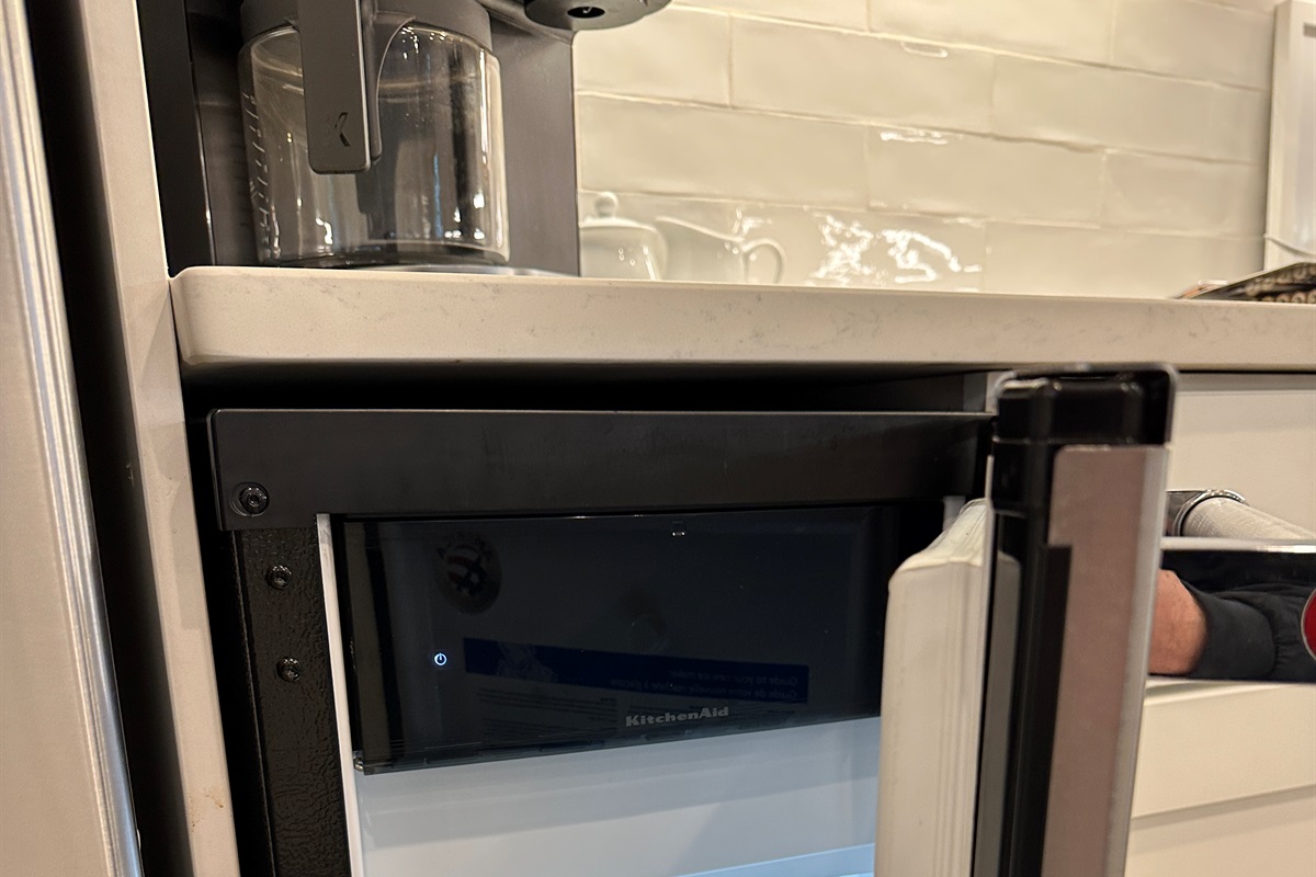 Built-in Ice Maker in the kitchen - Produces 25lbs of ice per day