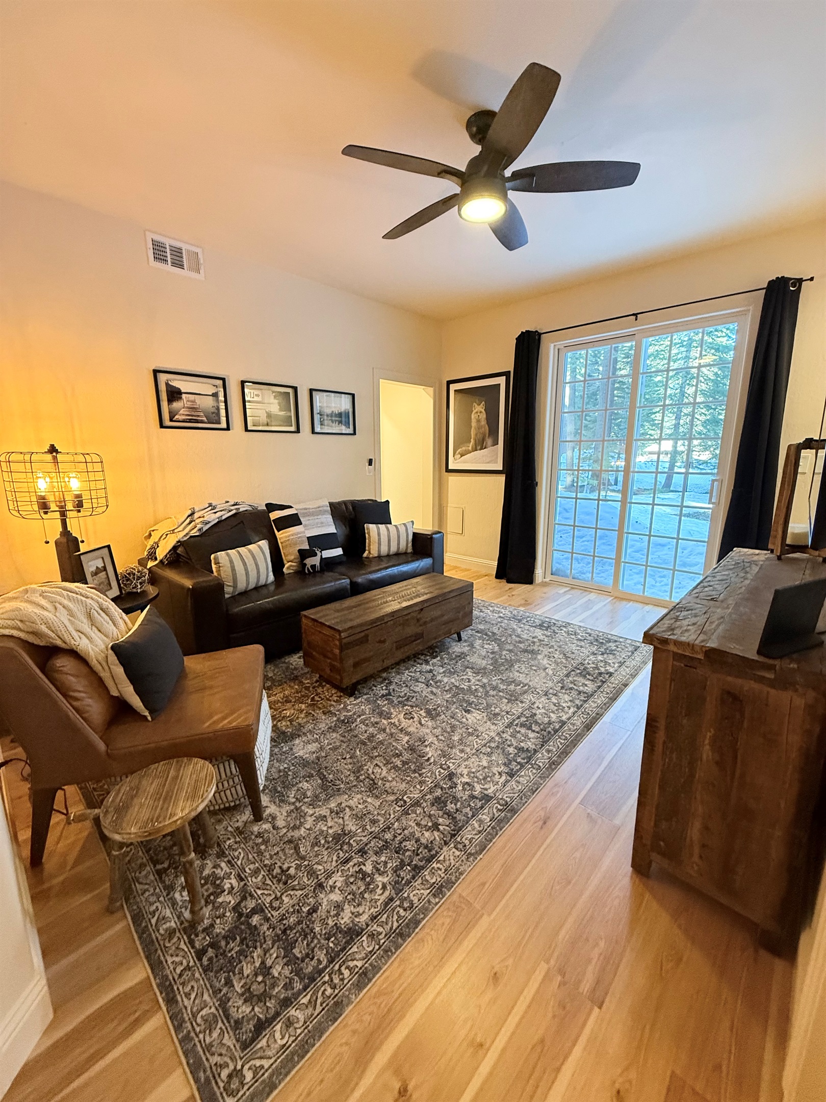 Downstairs Livingroom with Queen Sofa Bed.