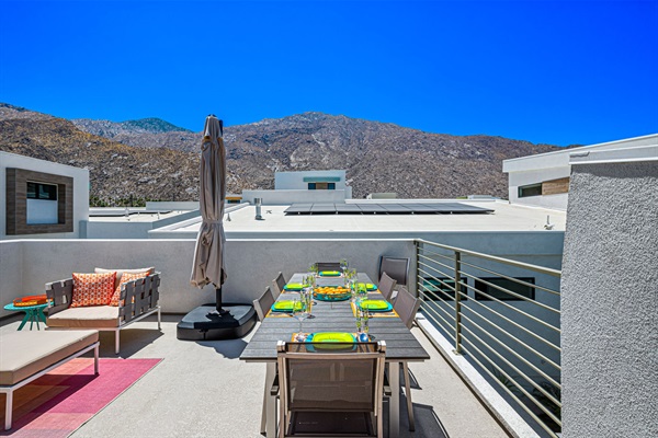 Dining Area on Roof Top Deck