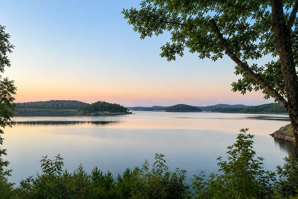 Broken Bow Lake