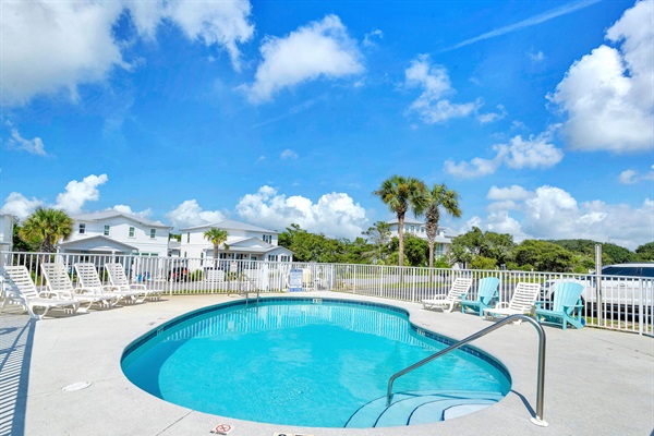 Still craving time in the water? Take a dip in our community's great pool!