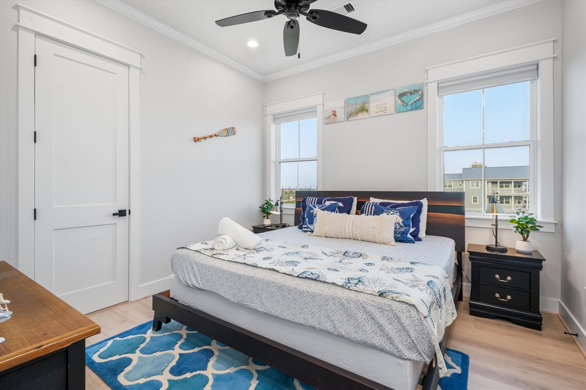 e6303d10d8d9442b822f917bc57f8371 Large | Beachhouse | Texas | TX | Vacation Homes | Galveston | Crystal Beach | Kokomo | Breezy Days | Beachfront Elegance | Sunrise Serenity | Southern Sands Property Management, LLC