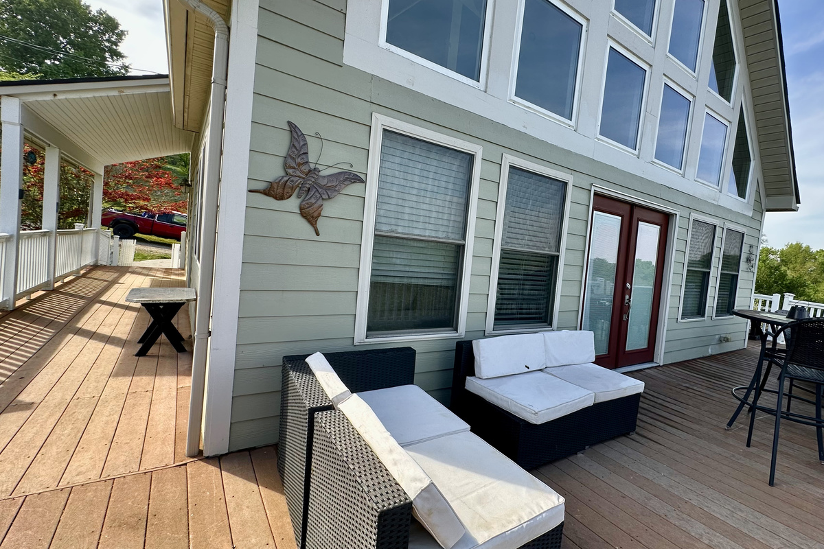 Relax on the Deck and take in the Views