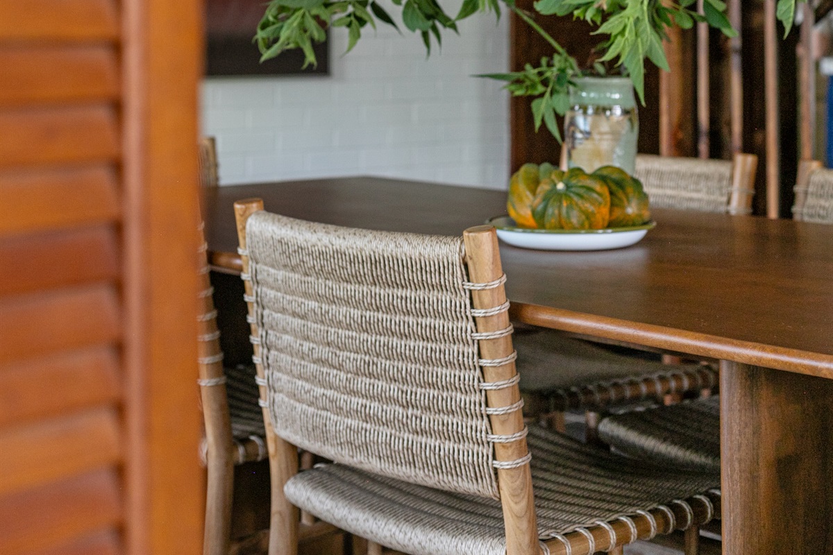Gather around the modern dining table, where stylish design meets comfort. The chairs are made for lingering — whether it’s a family dinner, a round of cards, or long conversations that stretch late into the evening.
