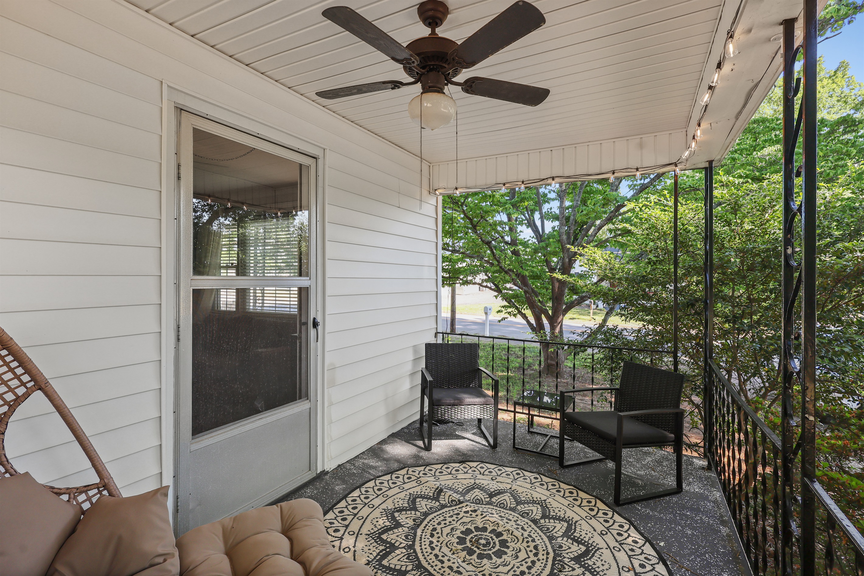 Covered Porch 