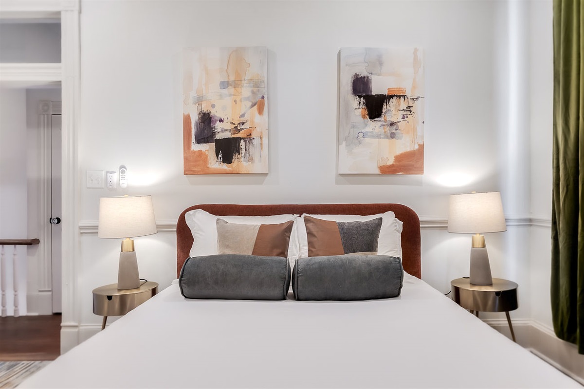 Queen Bedroom Upstairs -1