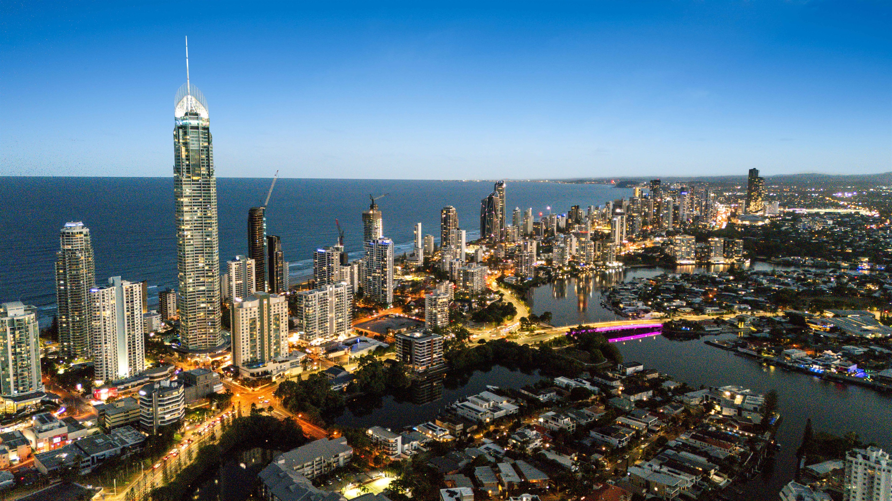 Prime Paradise Island location just minutes from the golden beaches of Surfers Paradise.
