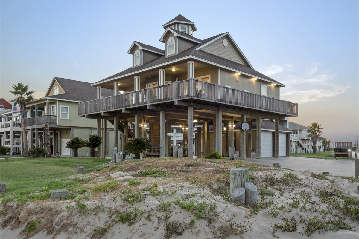 e646a4a974664a83b0cbd08df90555d6 Large | Beachhouse | Texas | TX | Vacation Homes | Galveston | Crystal Beach | Kokomo | Breezy Days | Beachfront Elegance | Sunrise Serenity | Southern Sands Property Management, LLC