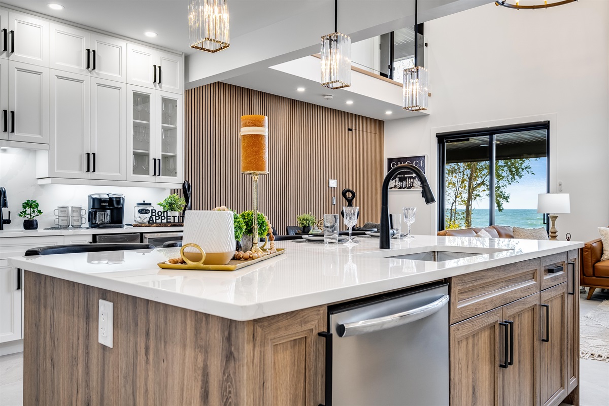 Large Eat-in kitchen island