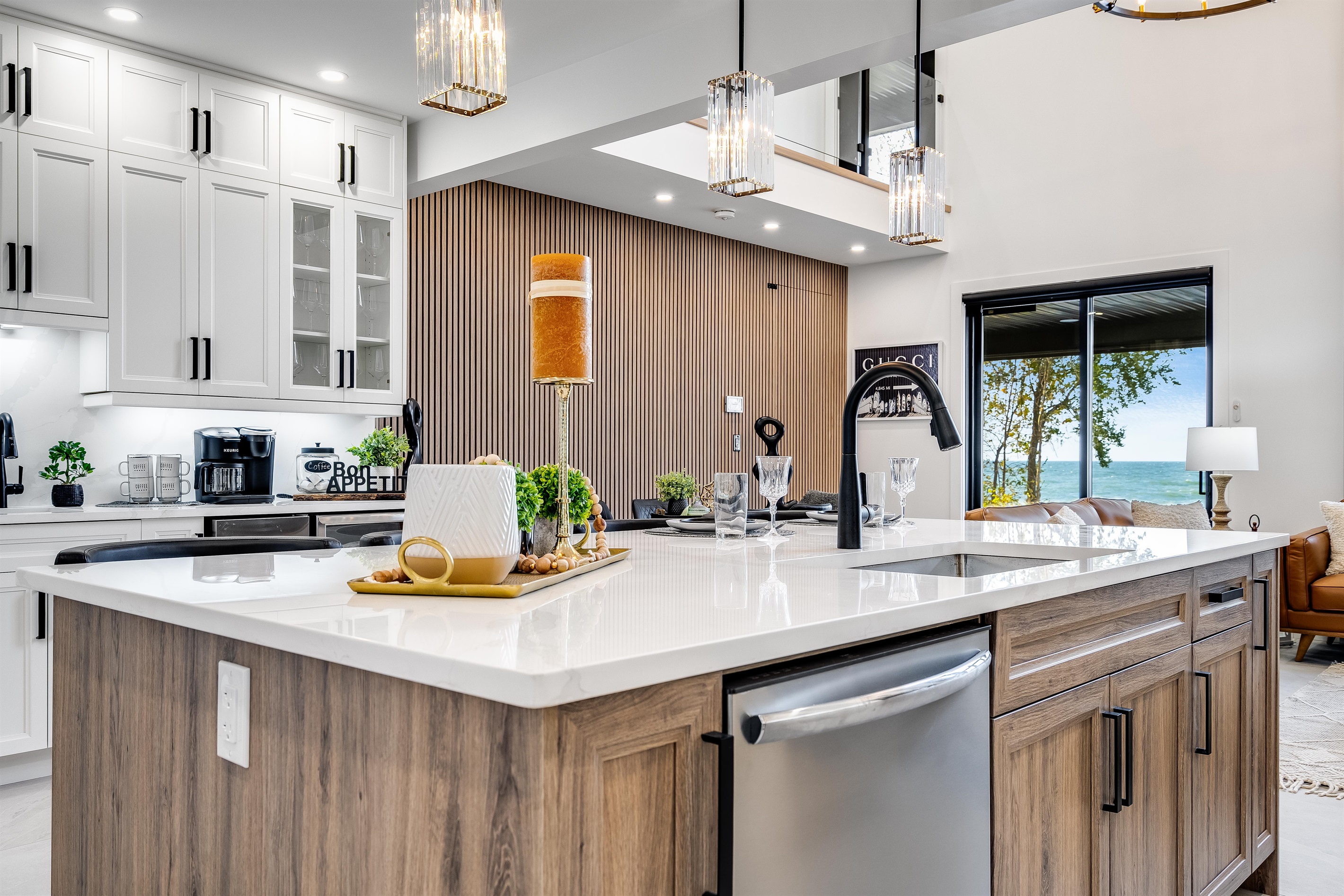 Large Eat-in kitchen island