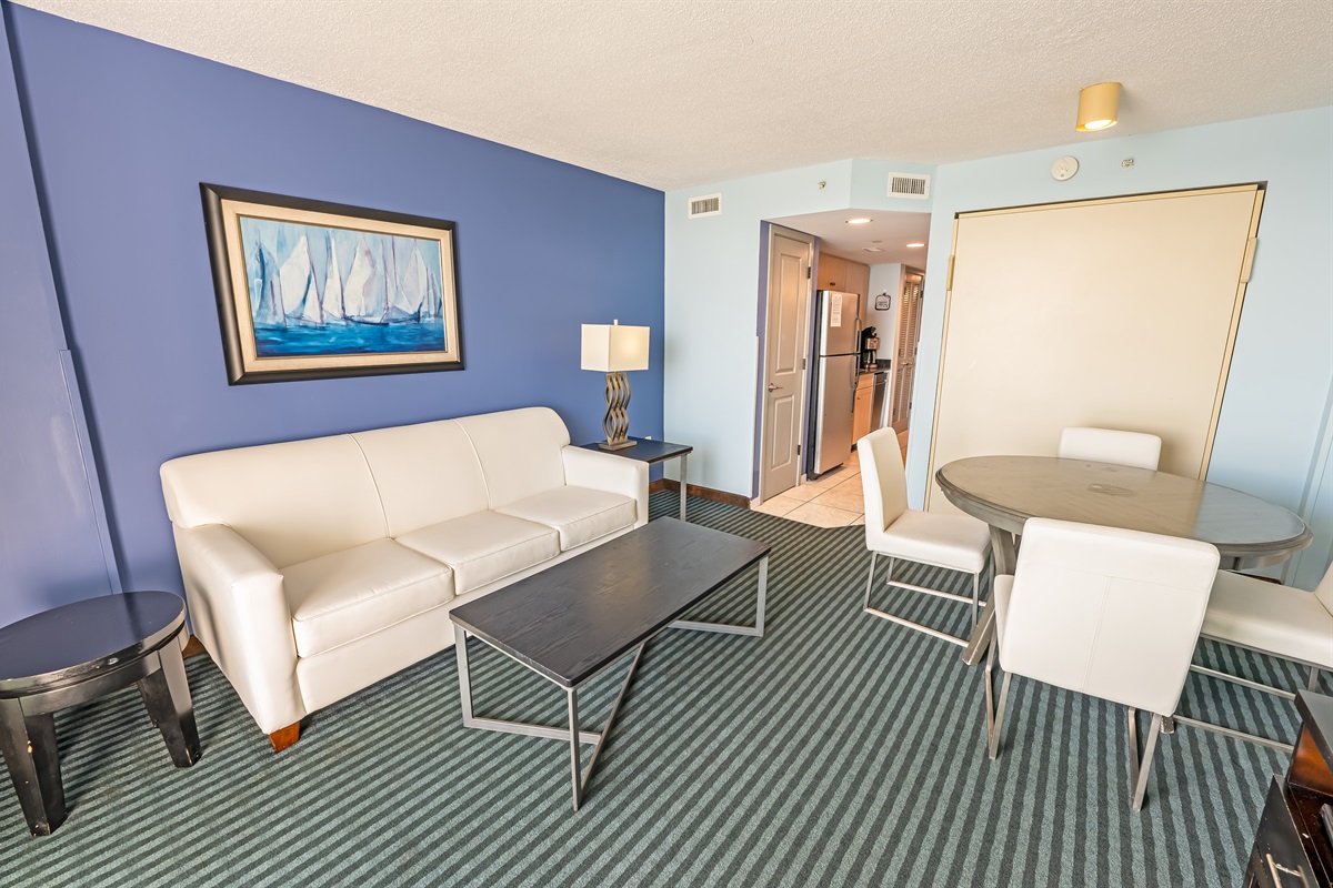 Living Room with Stunning Views🌊☀️