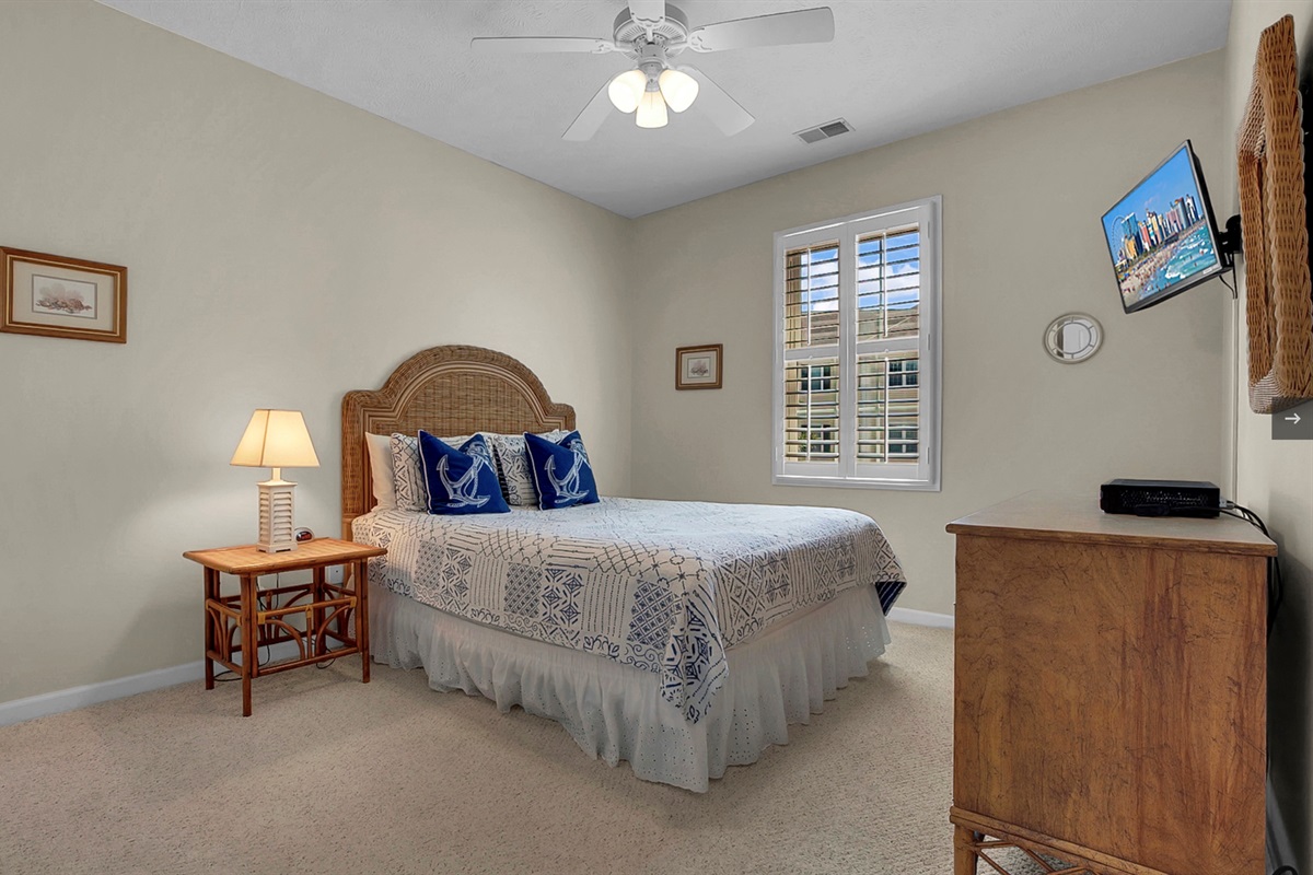 Queen in 2nd Bedroom