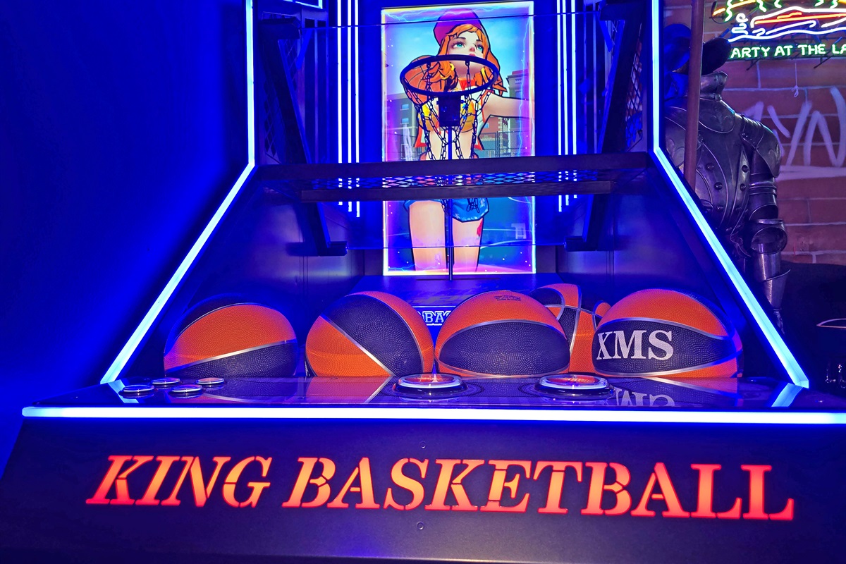 New! Kings commercial grade basketball game.