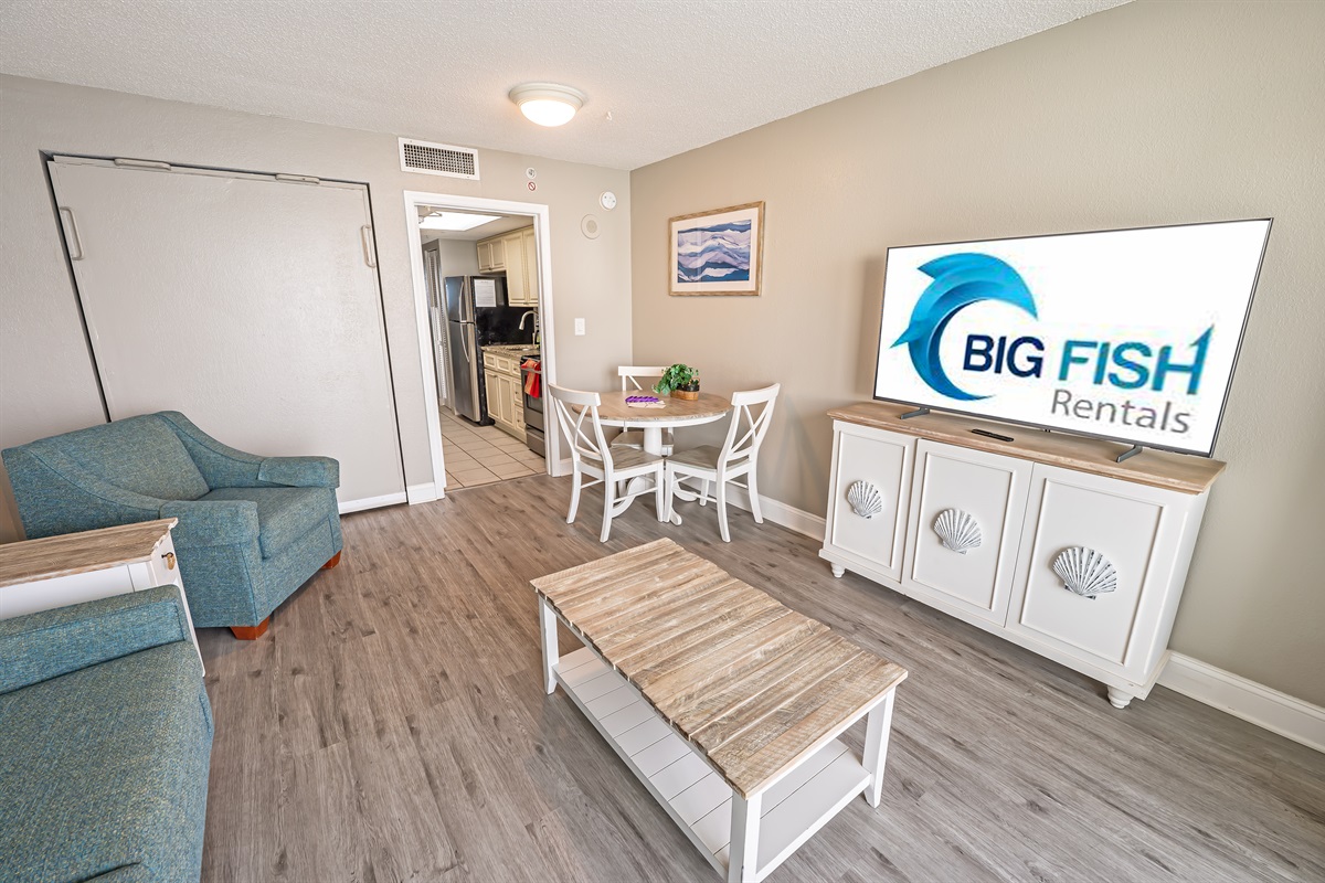 Living Room with Stunning Views🌊☀️