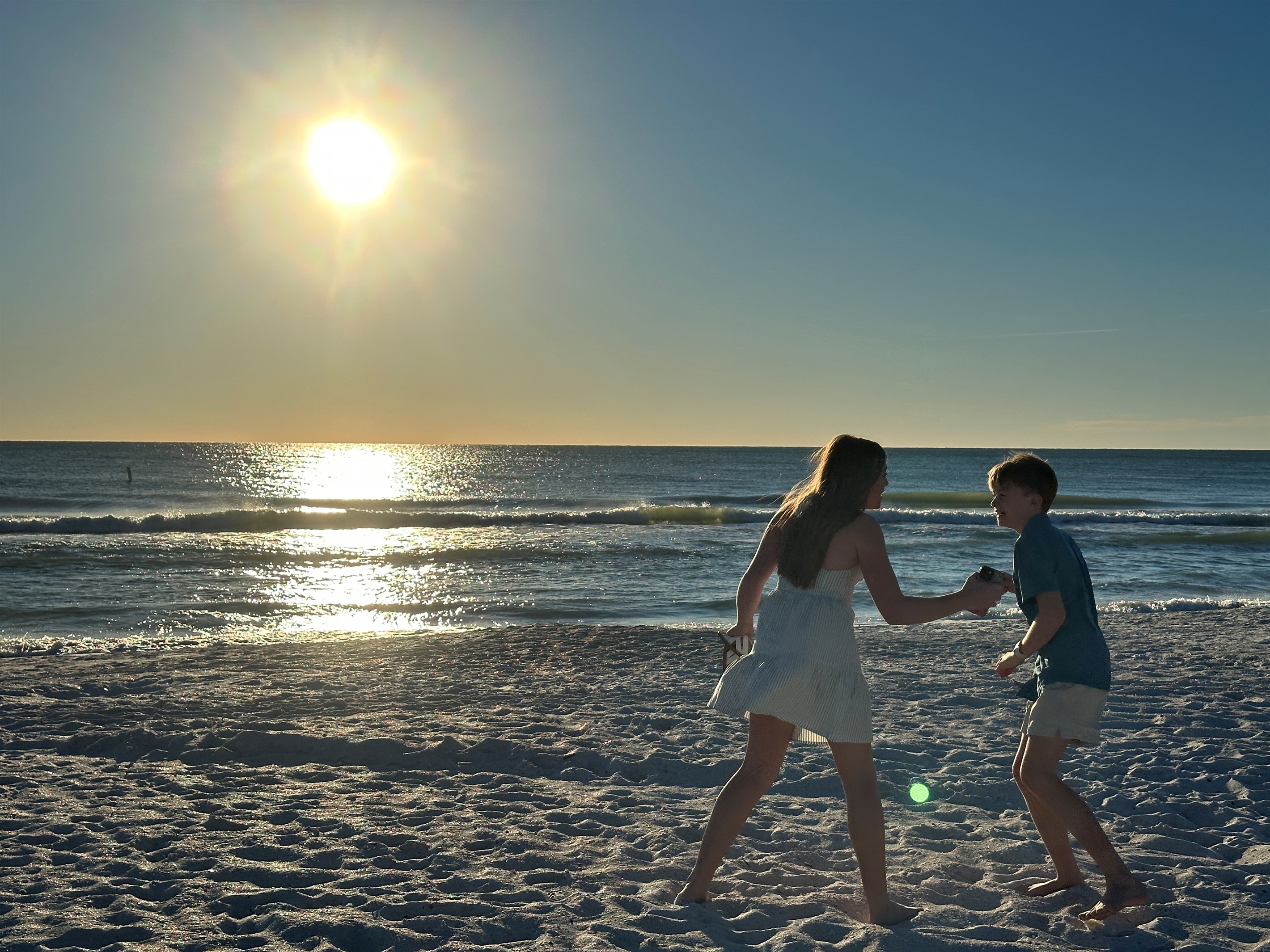 The upside to Sideline's location, is having the ability to choose between AMI, Longboat or Siesta Key. It is central with a Sarasota Bay peek a boo without committing to one particular beach.