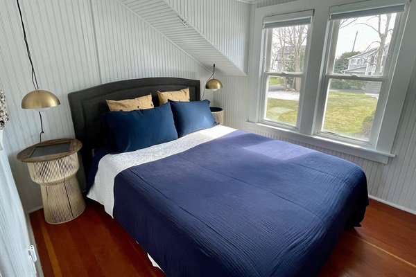 Second bedroom - queen Sleep Number bed