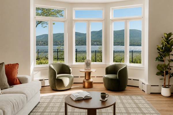 Riverview on Washington — Living room looking out onto the Hudson River