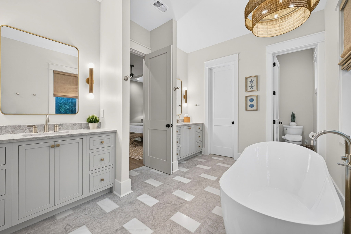 Bathroom 1: King Ensuite | Tahanan Palms | 3 38th Ave | IOP Escapes