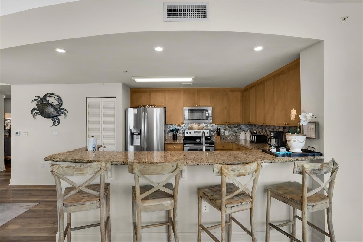 Gulf-Front Dining Kitchen