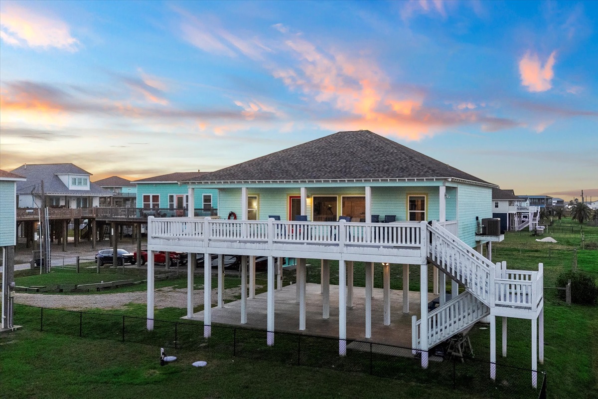 e68b22f9a2c54002b7e0e80b4e17eb81 Large | Beachhouse | Texas | TX | Vacation Homes | Galveston | Crystal Beach | Kokomo | Breezy Days | Beachfront Elegance | Sunrise Serenity | Southern Sands Property Management, LLC