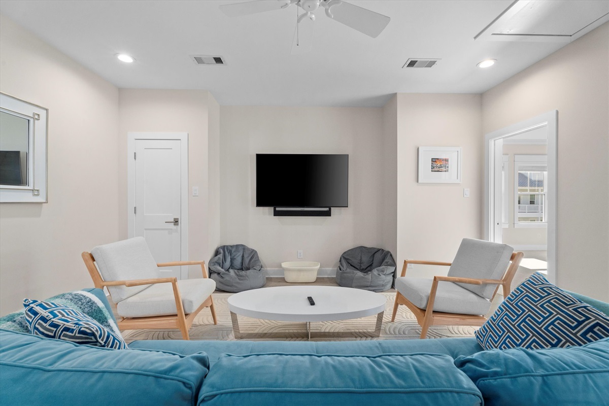 e68e8da2431547958450f21173652c61 Large | Beachhouse | Texas | TX | Vacation Homes | Galveston | Crystal Beach | Kokomo | Breezy Days | Beachfront Elegance | Sunrise Serenity | Southern Sands Property Management, LLC