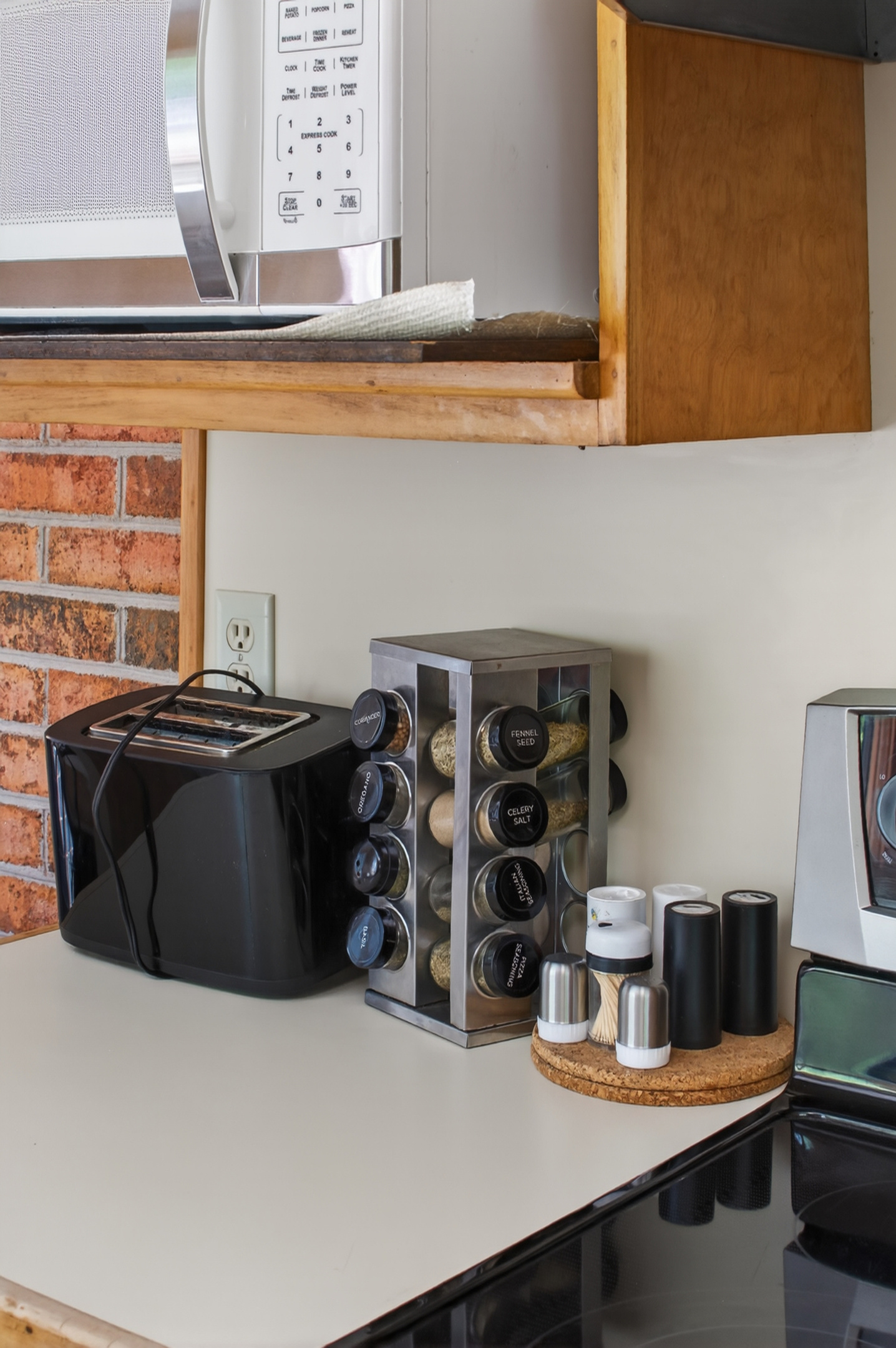 Kitchen: Fully equipped with modern appliances and a spice rack for culinary adventures!