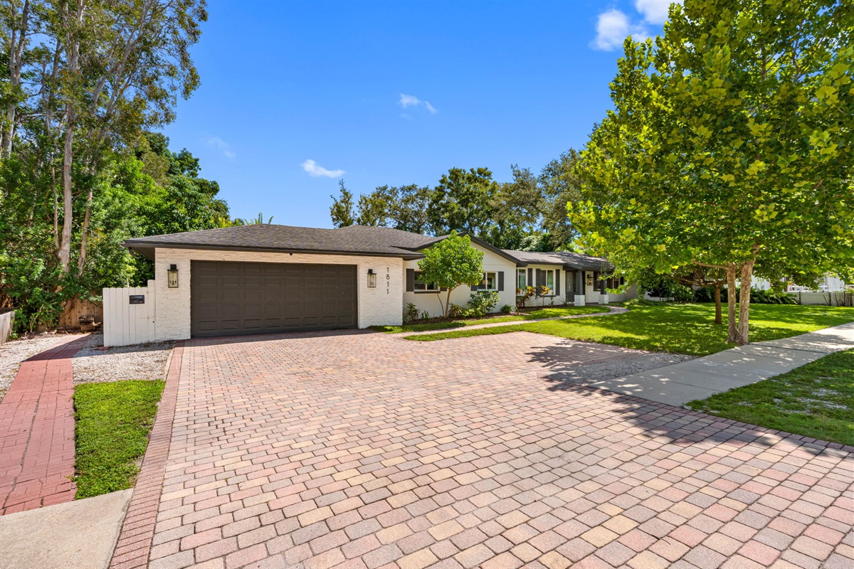 Spacious driveway