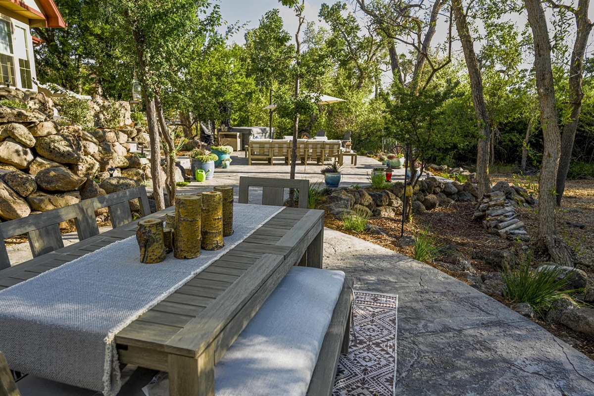 Outdoor dining area off the living area