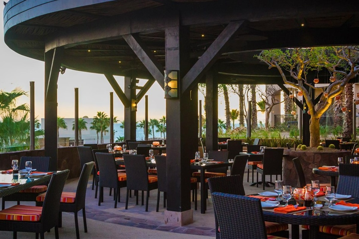 Outdoor Dining at Pueblo Bonito Sunset Beach, Vacation Travel Exclusives