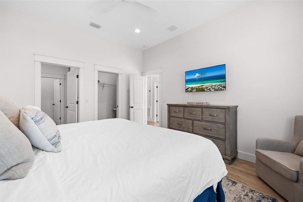 1st floor bedroom 2 has smart tv and ensuite bathroom