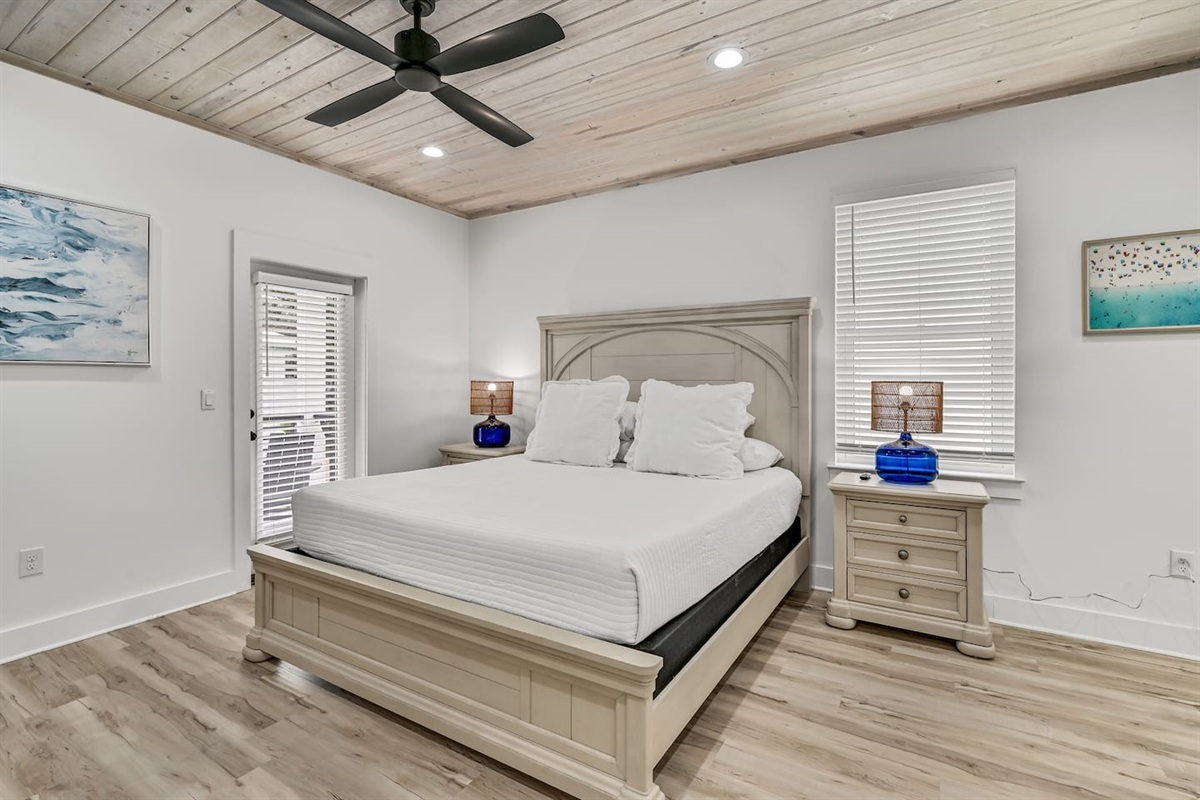 King Suite # 5 (second floor)