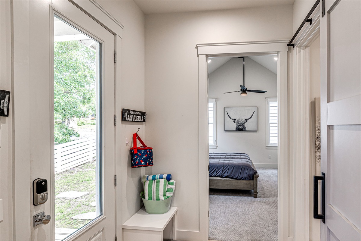 Side Entry / Mud Room