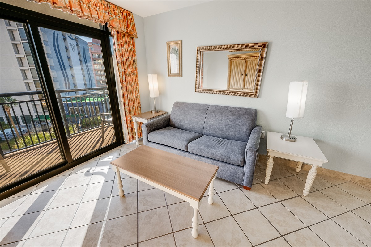 Living Room with Stunning Views🌊☀️