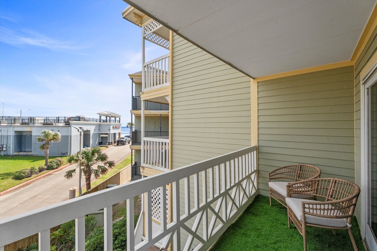 e6dd31c6da834639a4b0f50d01c91776 Large | Beachhouse | Texas | TX | Vacation Homes | Galveston | Crystal Beach | Kokomo | Breezy Days | Beachfront Elegance | Sunrise Serenity | Southern Sands Property Management, LLC