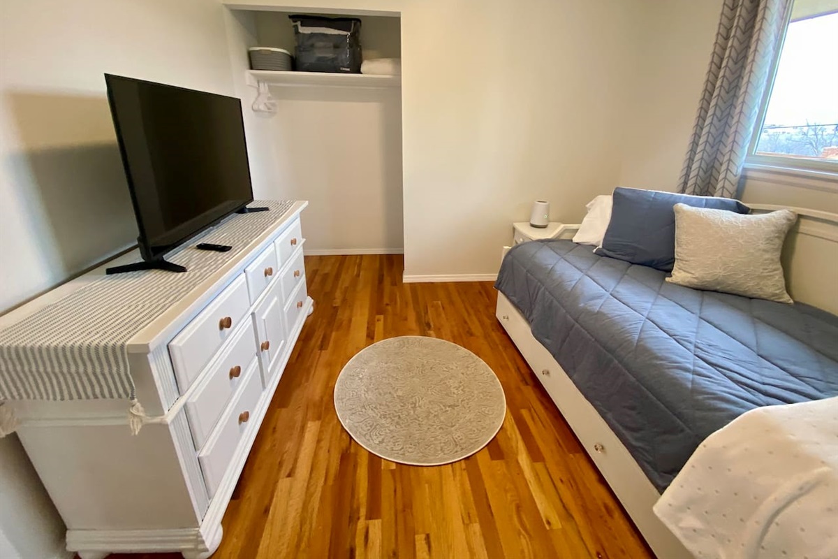 Twin Trundle Bedroom