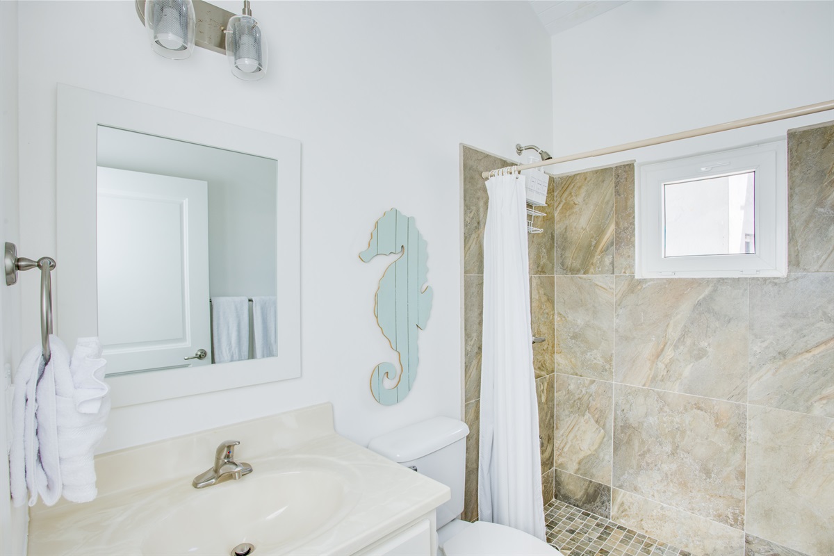 Primary bedroom bathroom