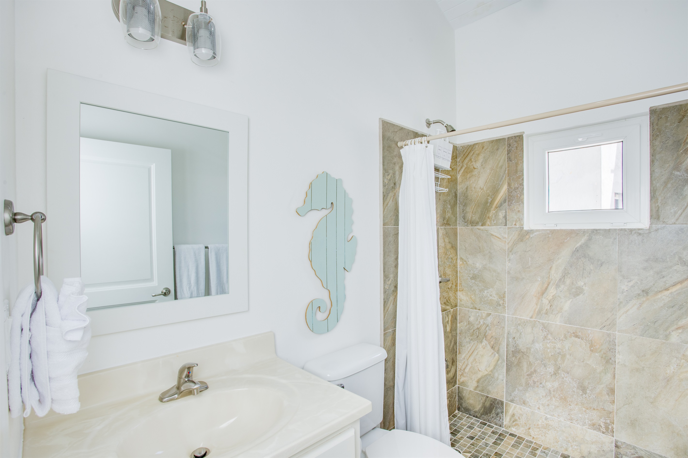 Primary bedroom bathroom