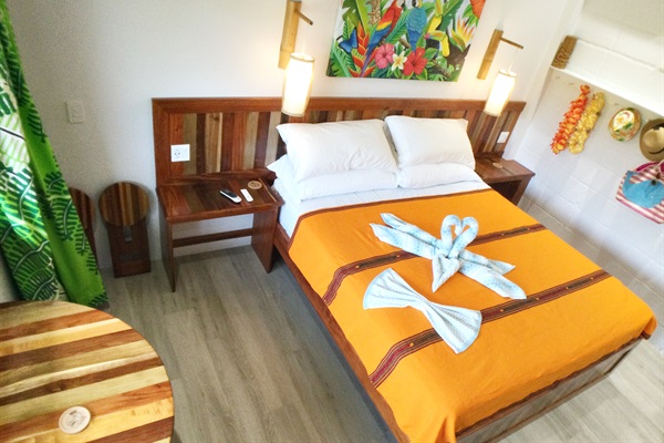 Studio with King-sized bed and AC