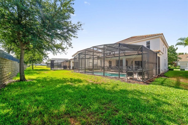 Room to play in the back on the grass!