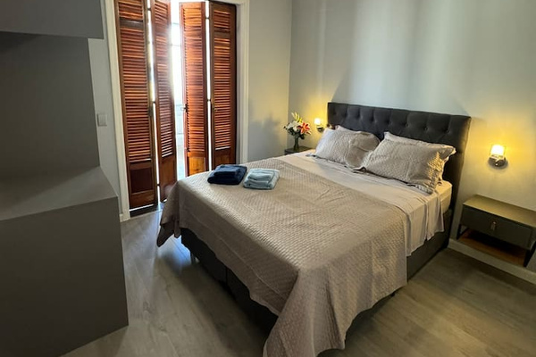 All bedrooms have air conditioning, smart televisions, closets, ceiling fans, new luxury linens, Brazilian and U.S. electrical sockets and USBs.  (Bedroom 5).