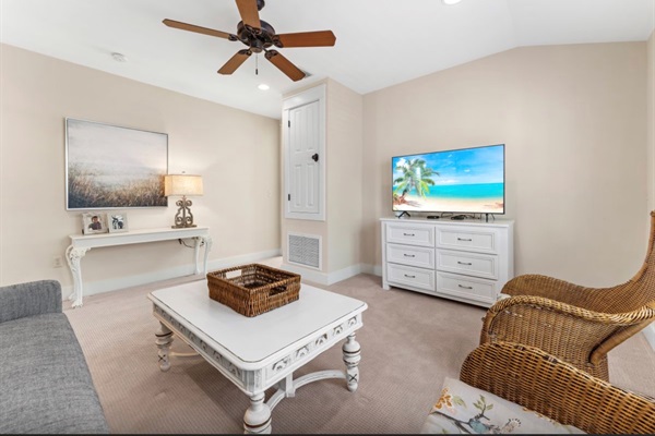 2nd Floor Family Room