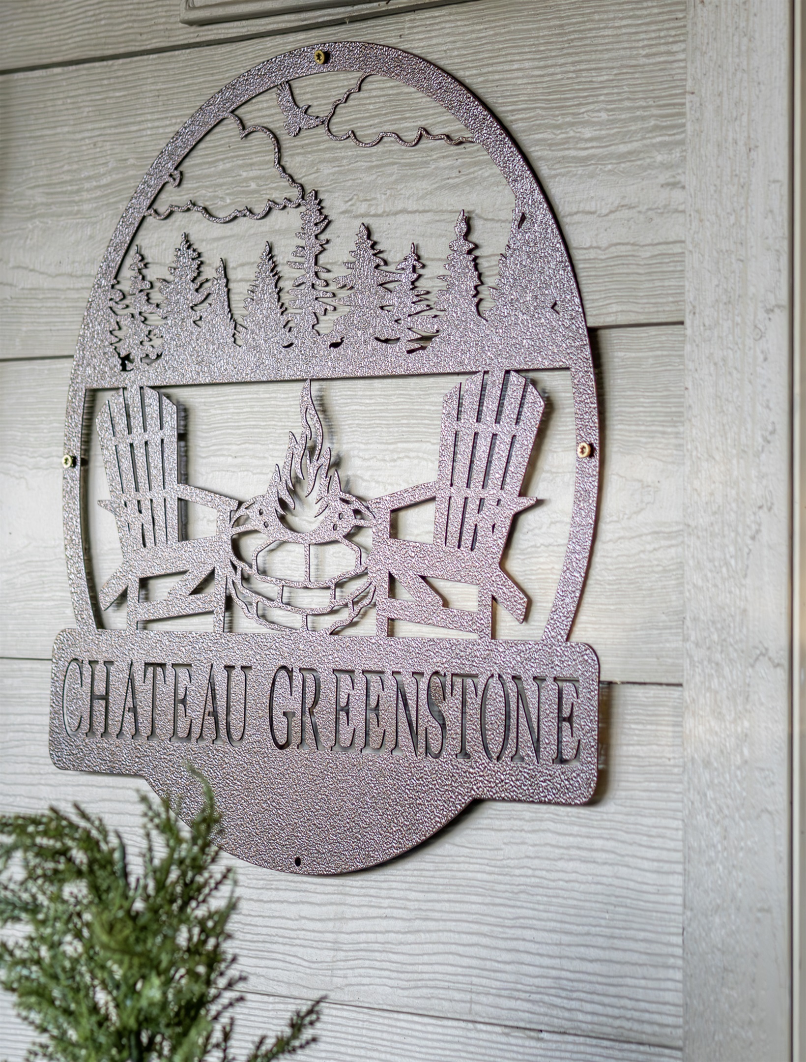 A warm welcome to Chateau Greenstone - where your mountain escape begins