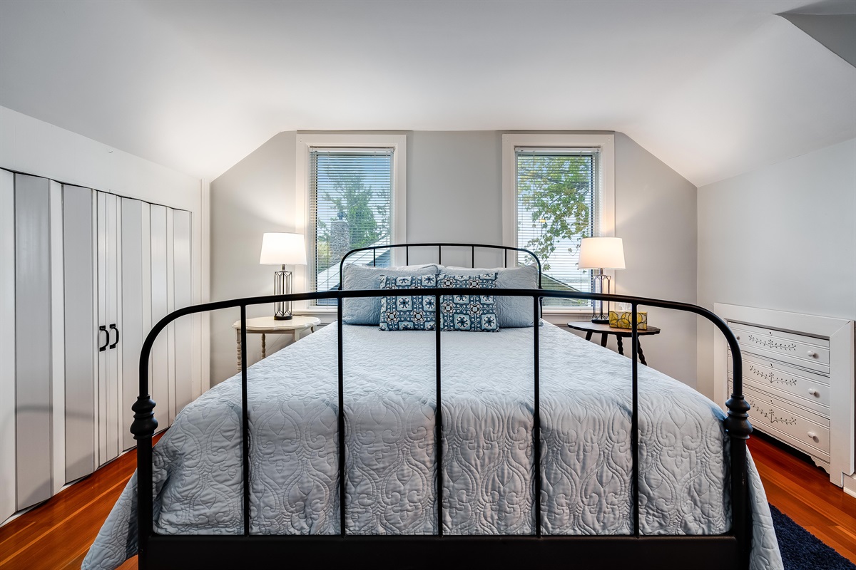 Queen Bedroom