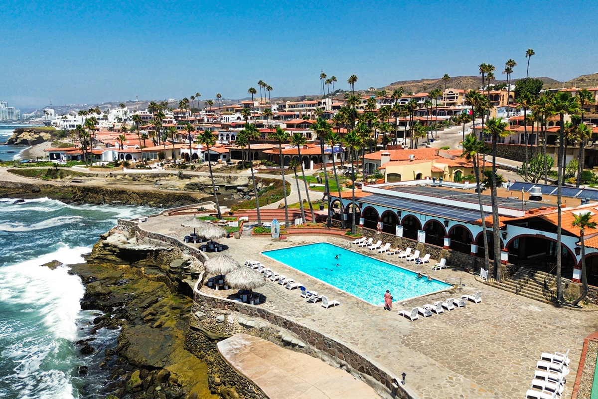 Las Gaviotas Pool