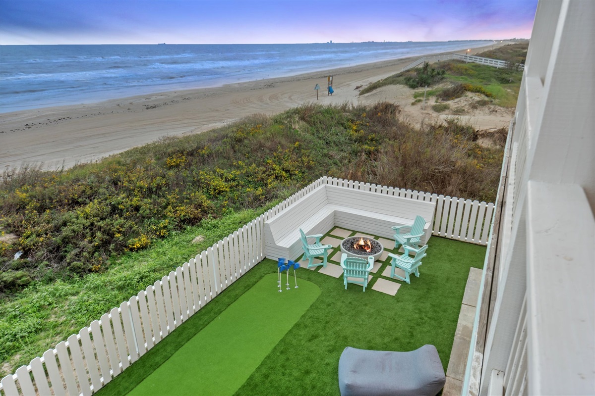 e715acb505204a918f491ab31d62bffd Large | Beachhouse | Texas | TX | Vacation Homes | Galveston | Crystal Beach | Kokomo | Breezy Days | Beachfront Elegance | Sunrise Serenity | Southern Sands Property Management, LLC