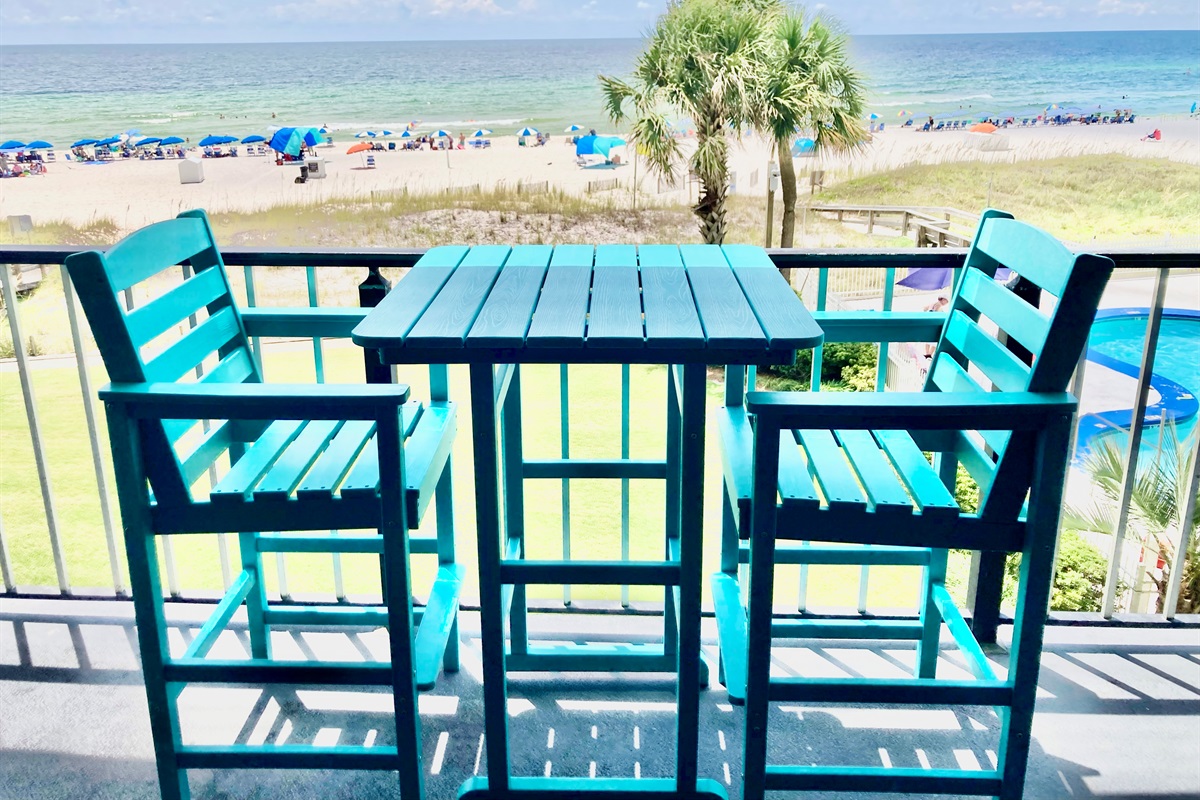 Coffee & great conversation with sound of waves crashing? YES please!