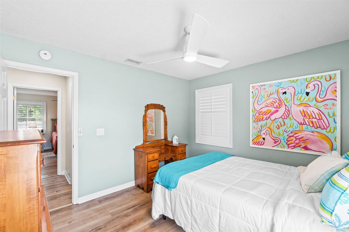 Bedroom 4 with queen bed