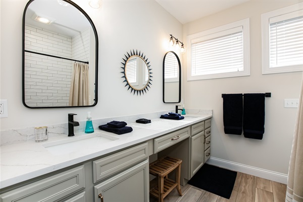 Upstairs Two Twins Ensuite Bathroom
