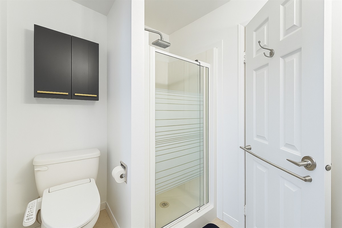 Shared Bathroom (Clean & Well-Maintained)